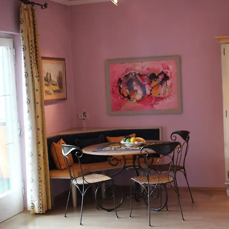 Apartment Hutter *