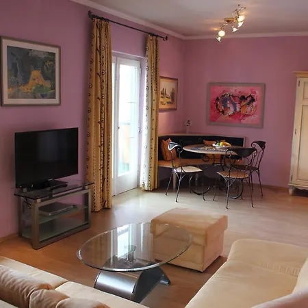 Apartment Hutter